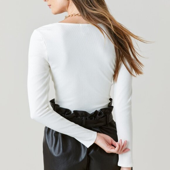 Franecsca's Kennie Key Hole Twist Front Top Size Small - Picture 3 of 8